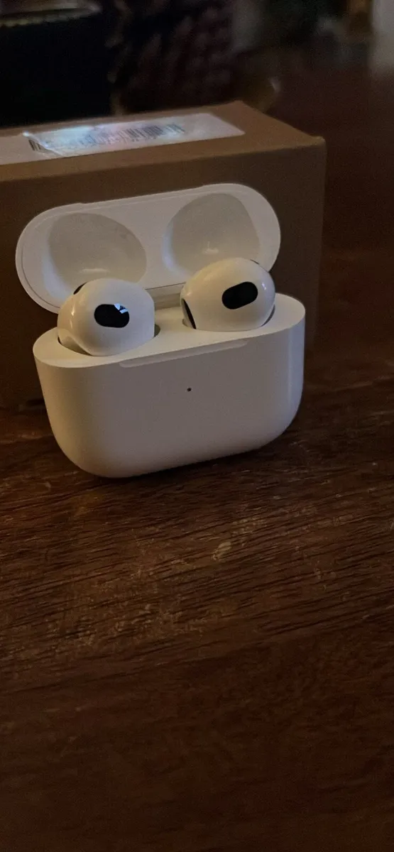 AirPods - Image 1
