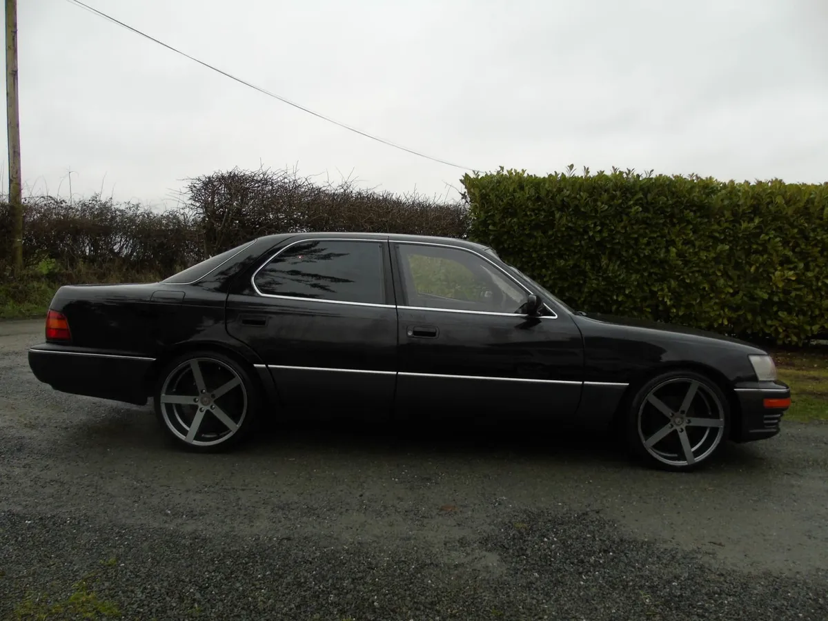 Toyota celsior BREAKING FOR PARTS - Image 3