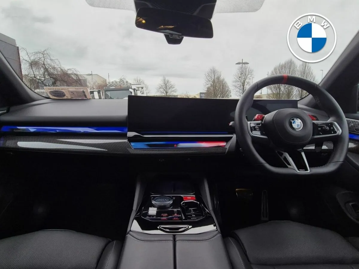 BMW M5 Saloon - Image 4