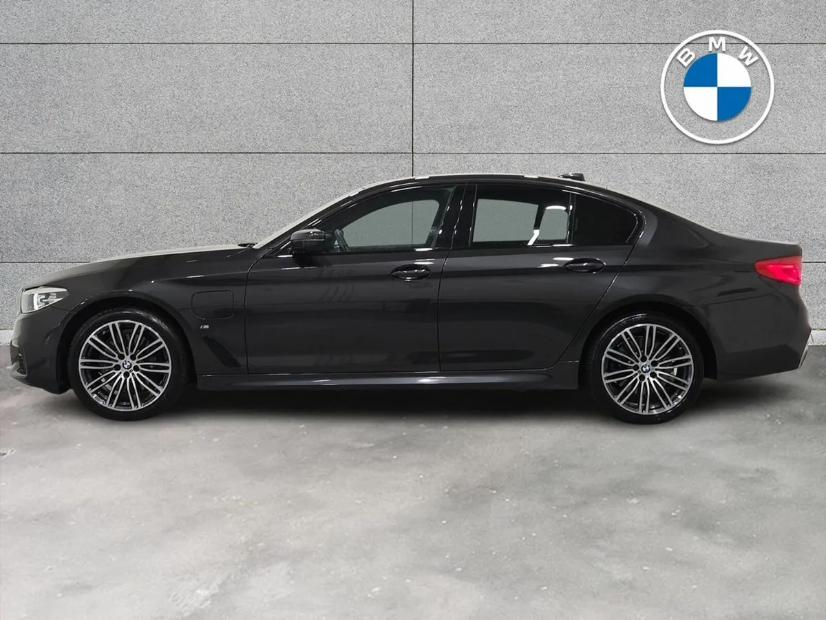 BMW 5-Series 530e M Sport iPerformance Saloon - Image 4