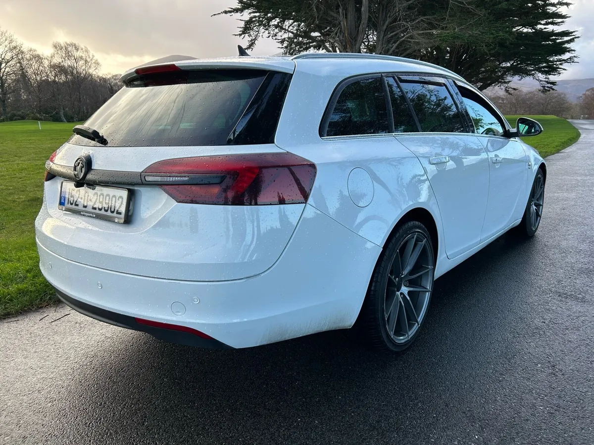 2015 Opel Insignia.. Top Spec & NEW NCT - Image 3