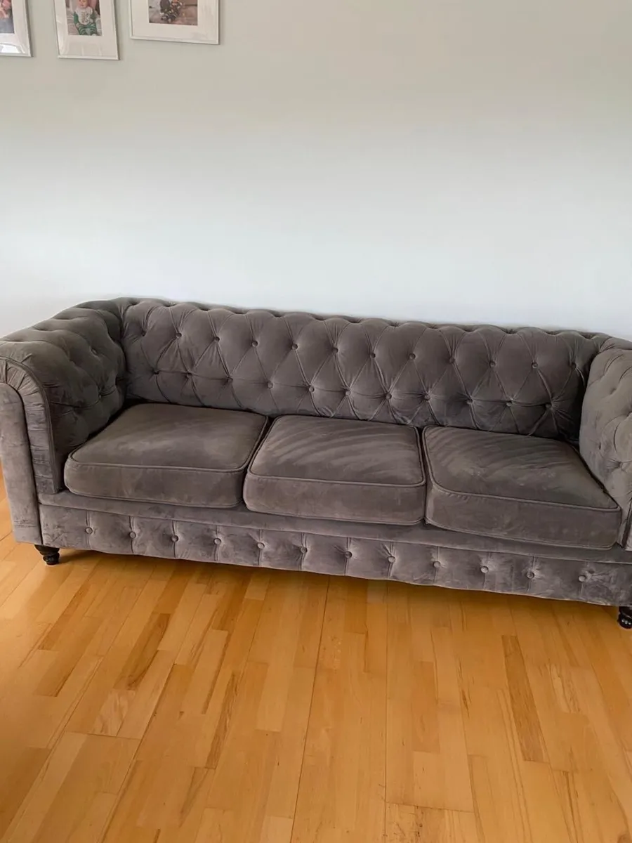 Chesterfield fabric sofa - Image 3