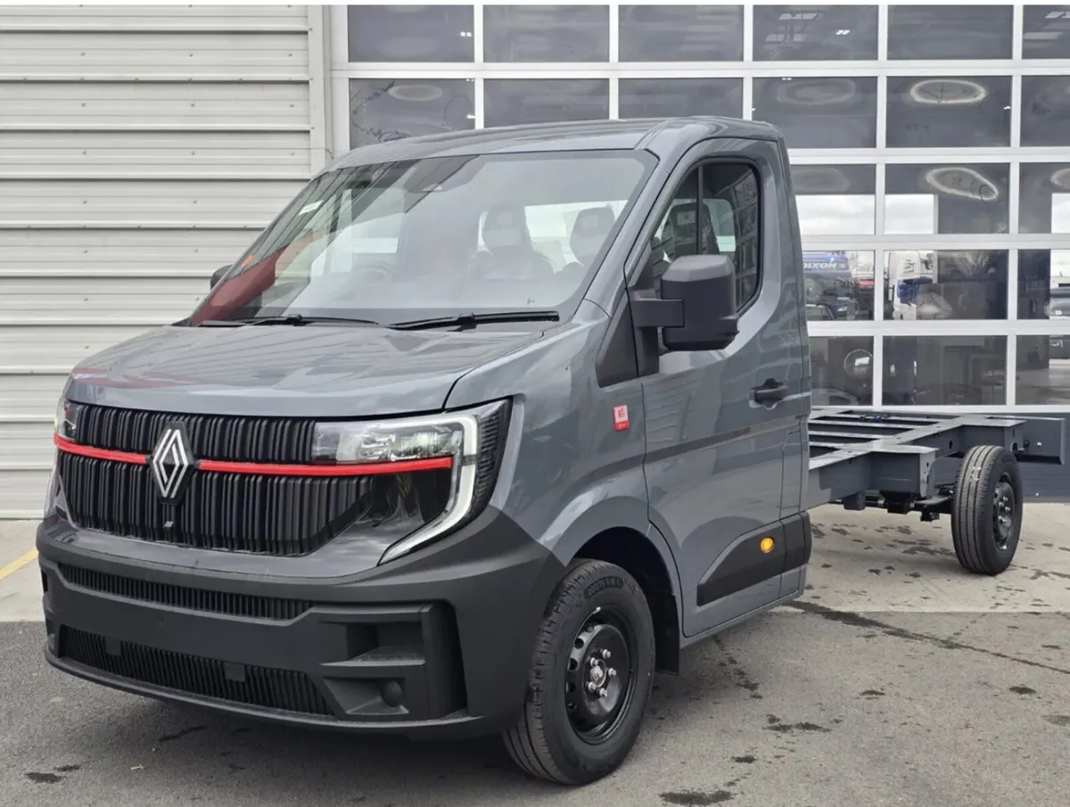 Renault Master Red Edition Chassis and Cab 150BHP - Image 2