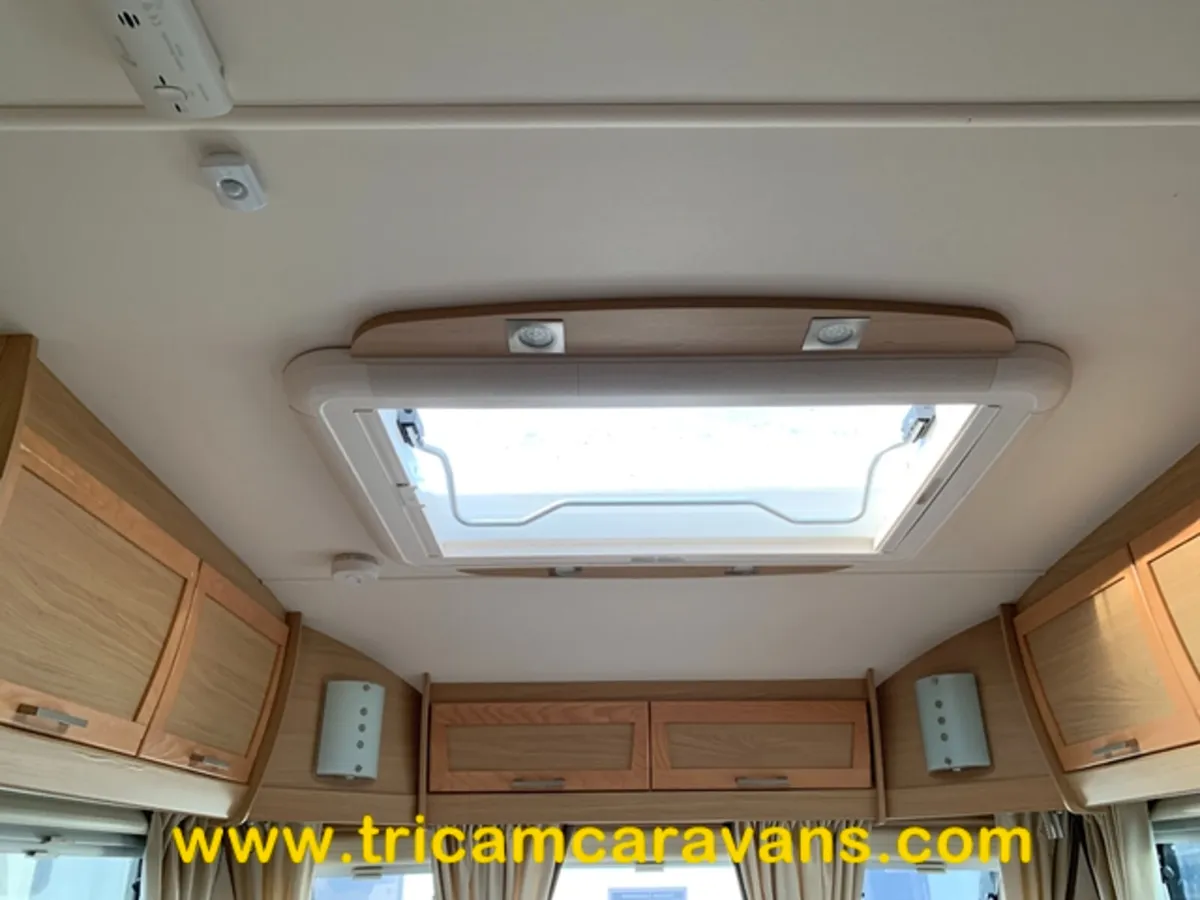 2012 Elddis Odyssey 650/4 Twin Fixed Beds - Image 3