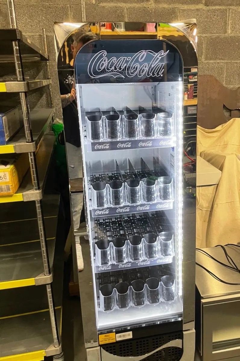 Commercial Coca Cola drinks fridge - Image 3