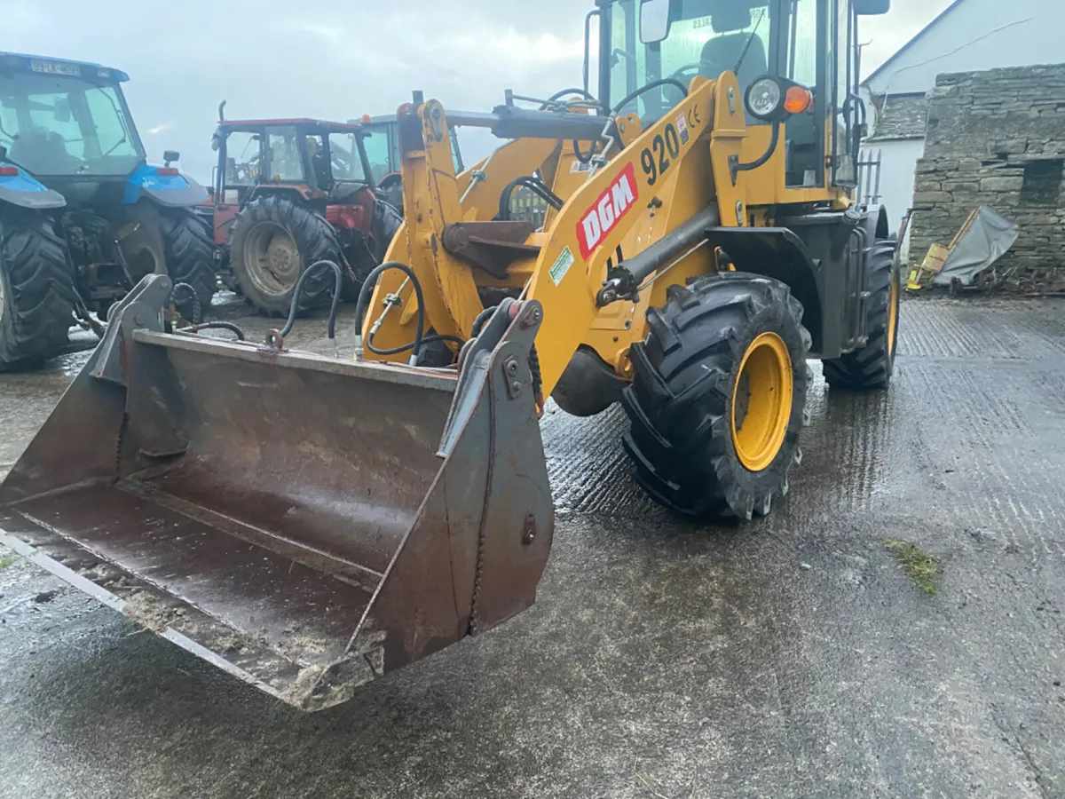 D g m loader 920 - Image 4