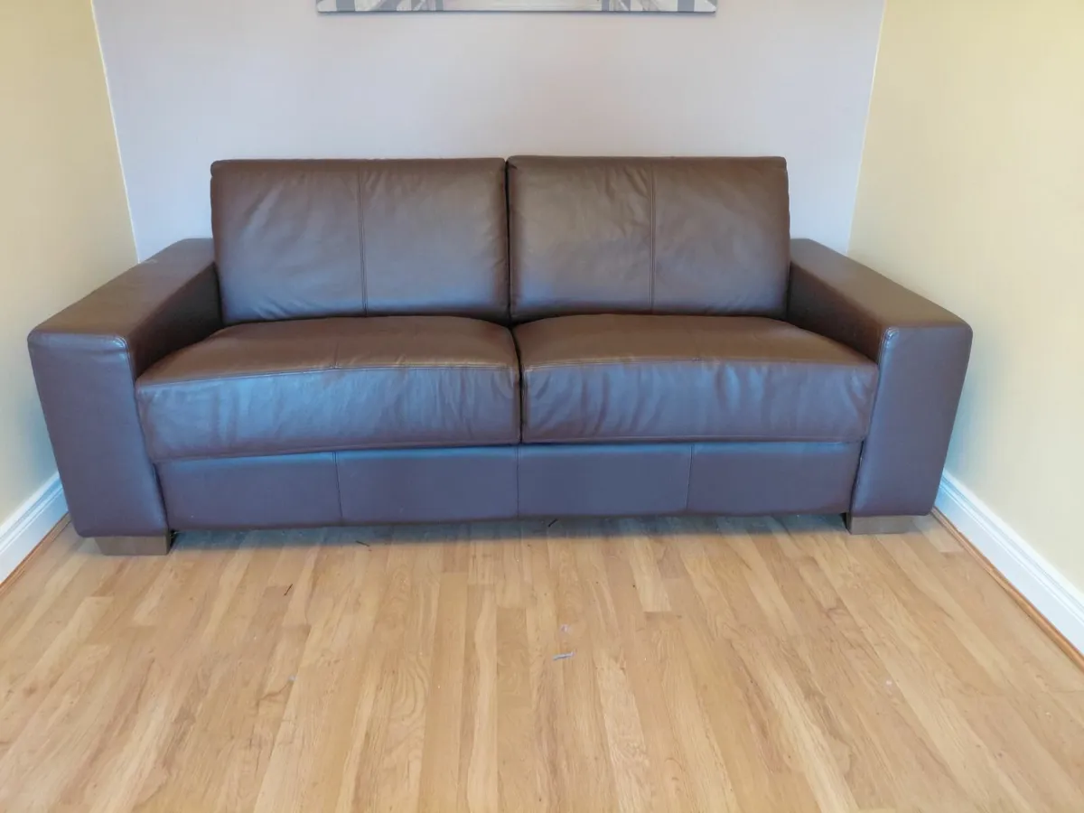 Leater sofa bed - Image 1