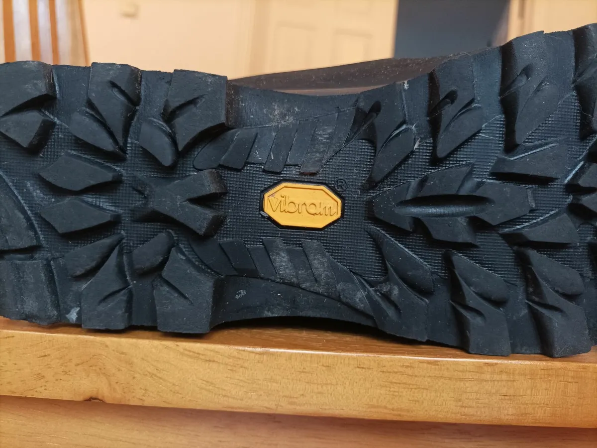 Hiking boots - Image 3