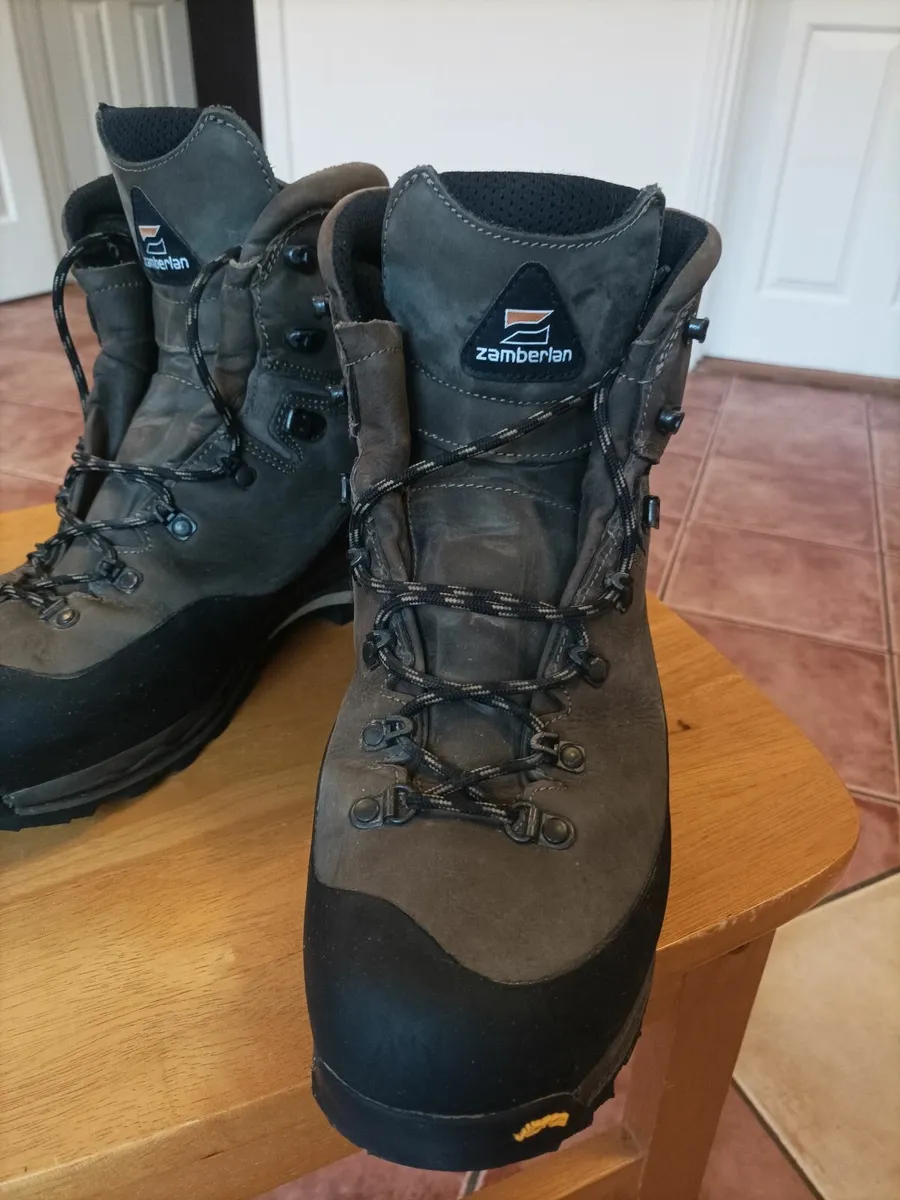 Hiking boots - Image 4