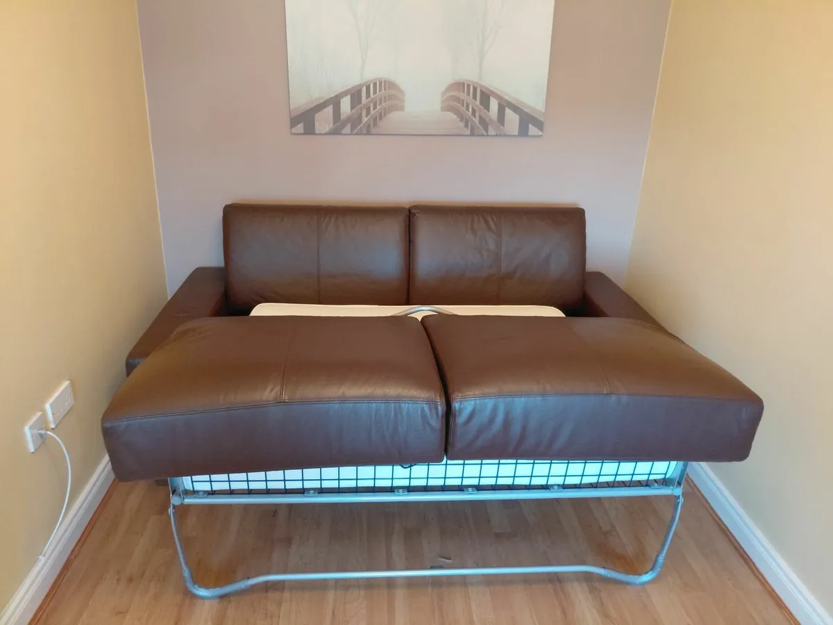 Leater sofa bed - Image 2
