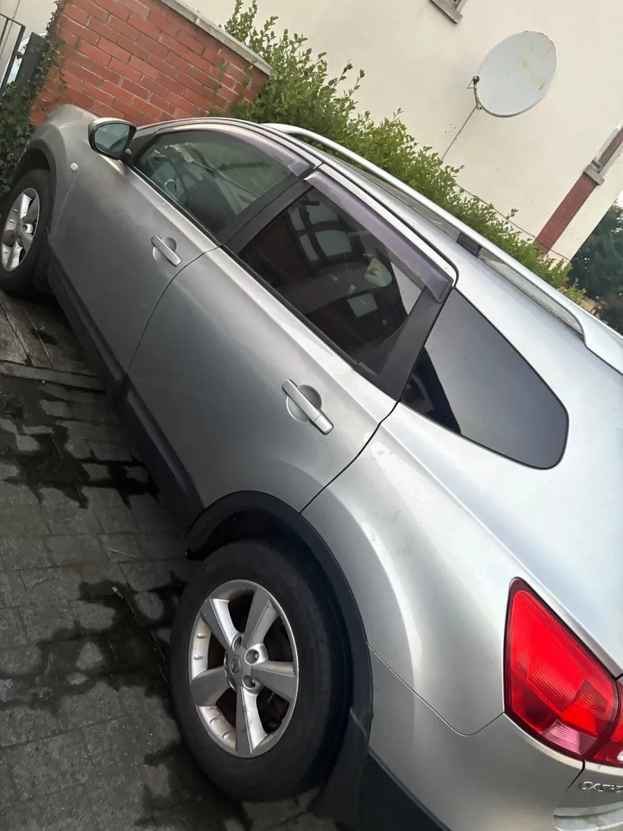 Nissan Qashqai+2 2009 - Image 1