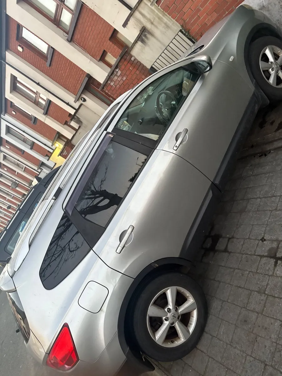 Nissan Qashqai+2 2009 - Image 2