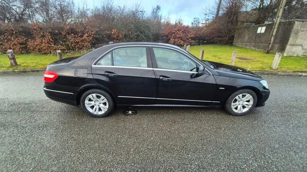 2010 Mercedes-benz E-class - Image 3