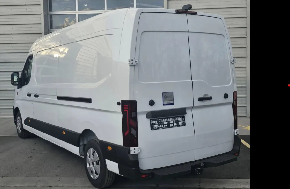 Renault Master E Tech Red Edition L3H2 - Image 4