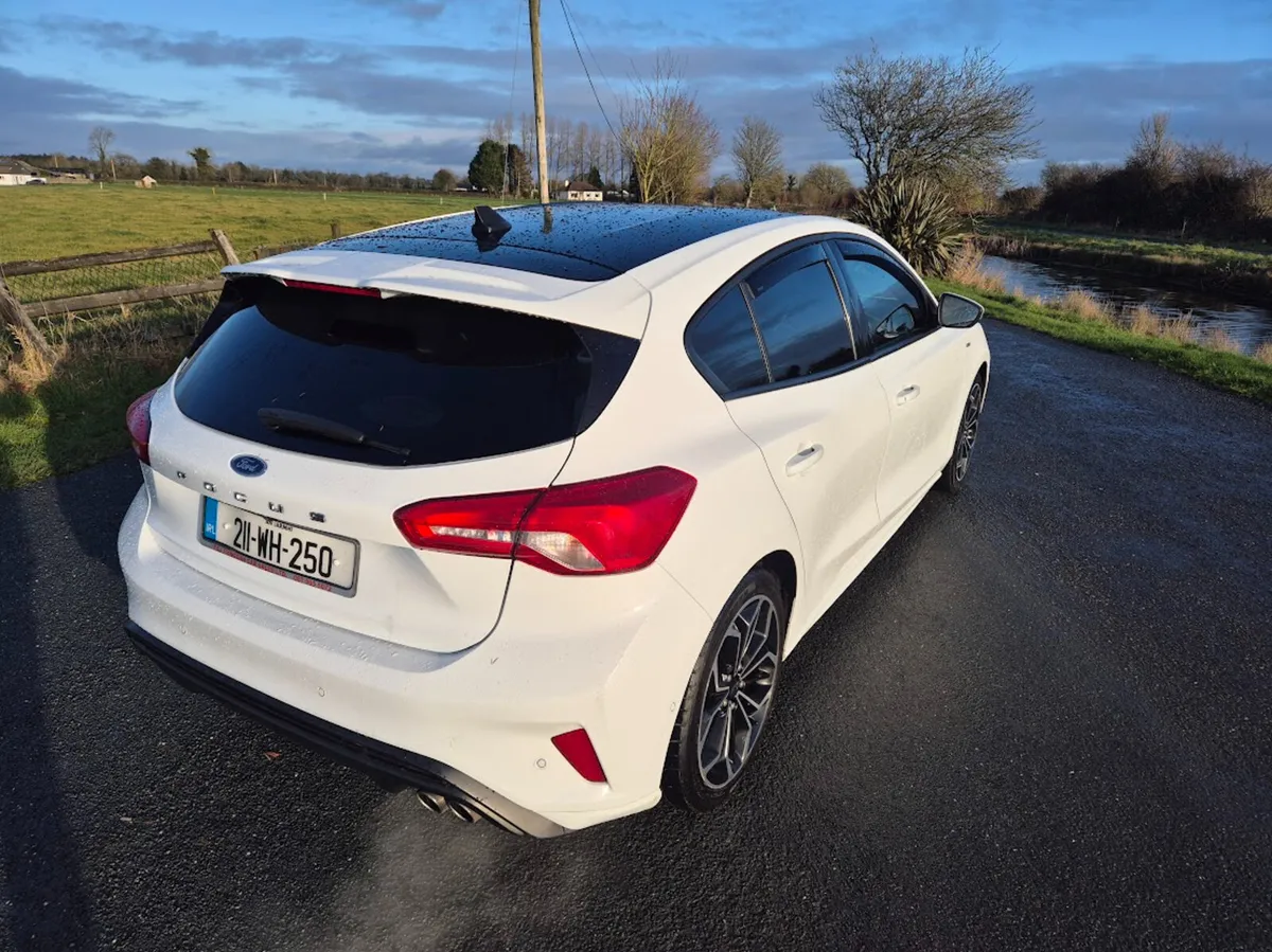 211 Ford Focus ST-LINE EDITION 5DR 1.5 TD 120 M6 - Image 4