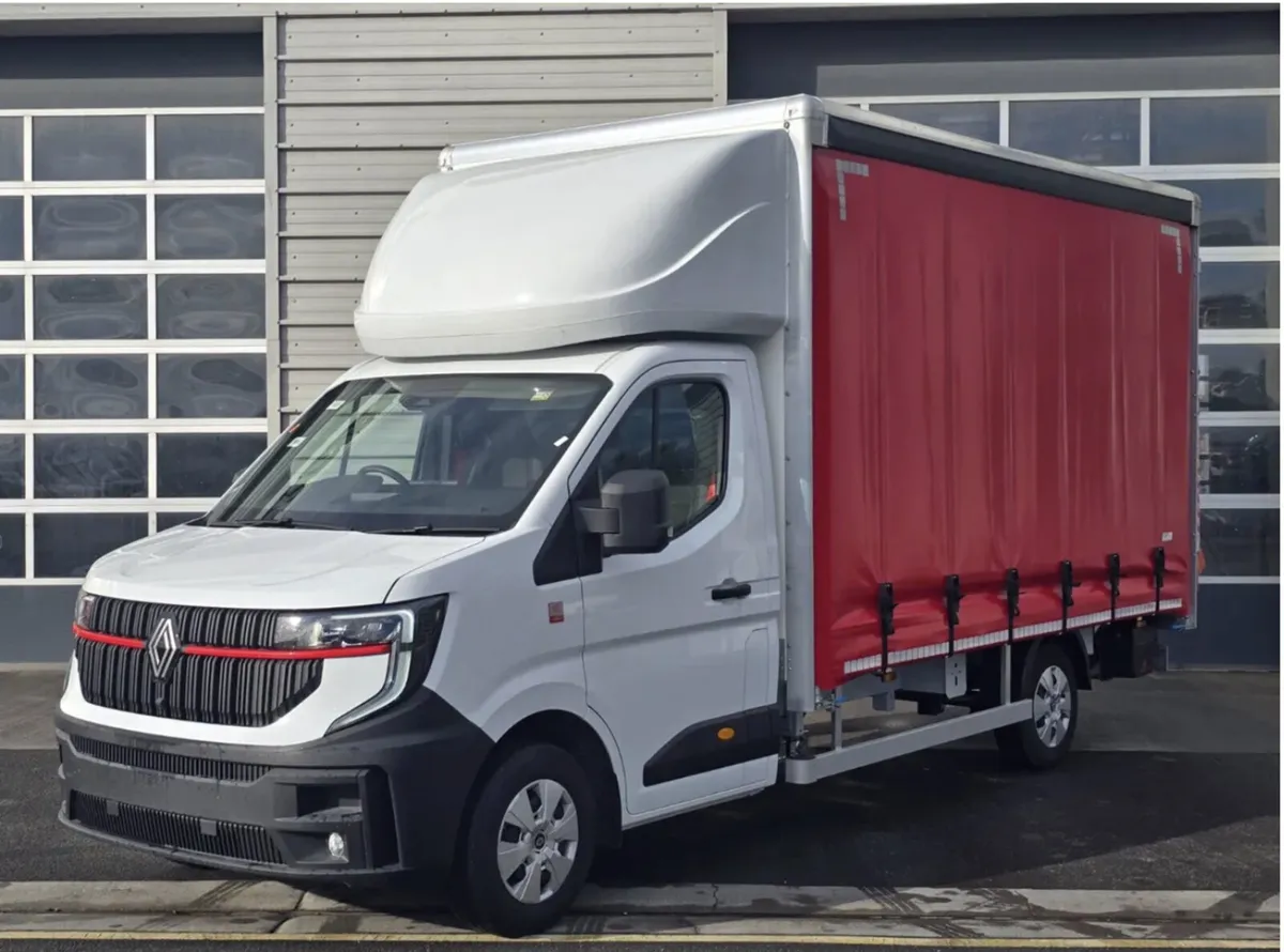 Renault Master Red Edition Curtain Side - Image 2