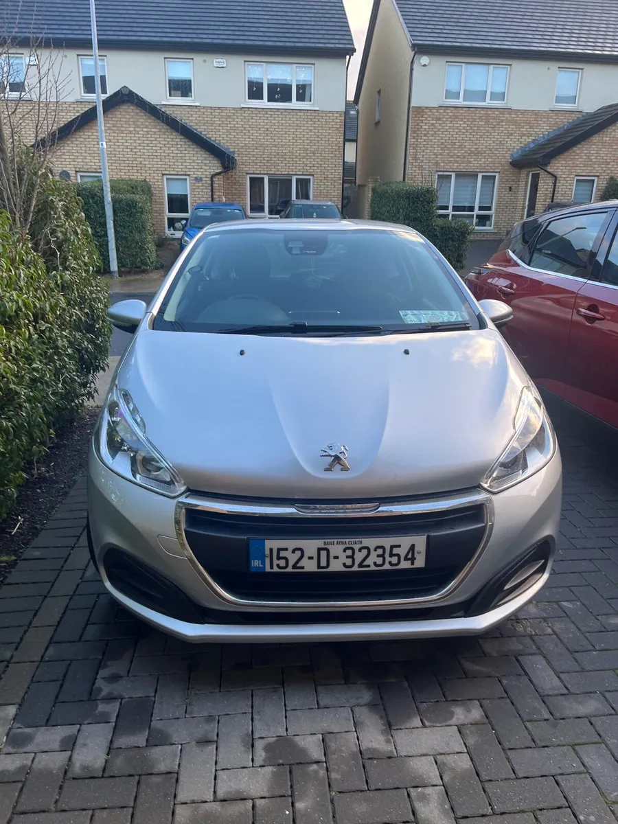Peugeot 208 2015 - Image 1
