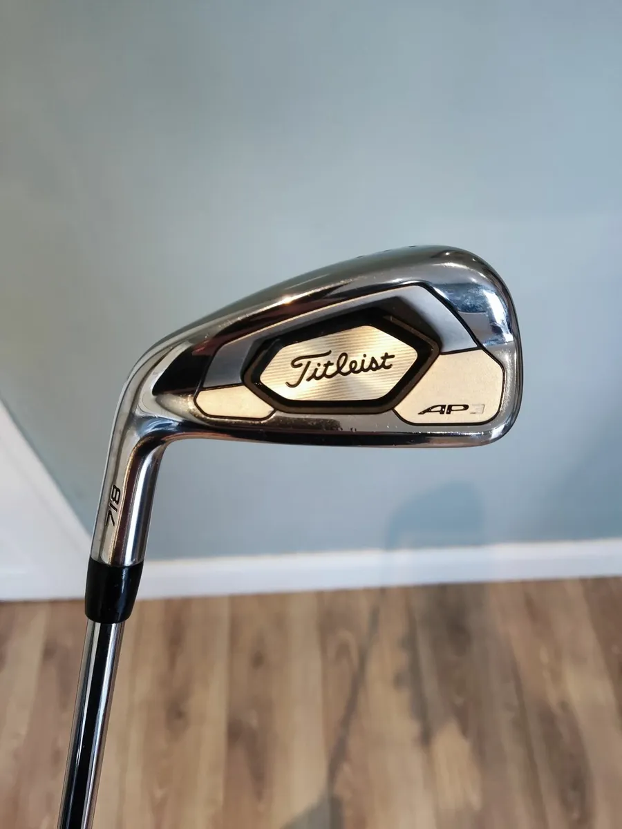 Titleist 3 Iron Left Handed - Image 1