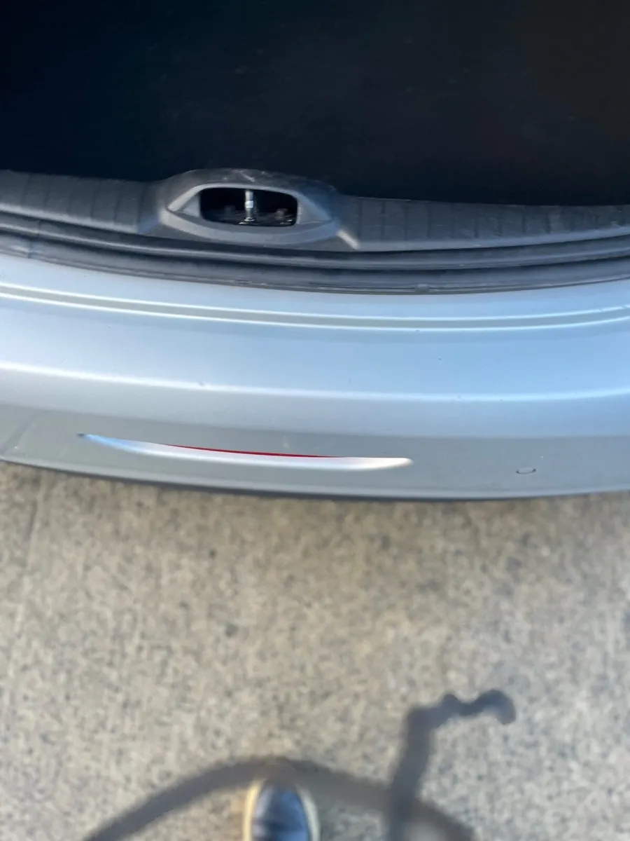 Peugeot 208 2015 - Image 2