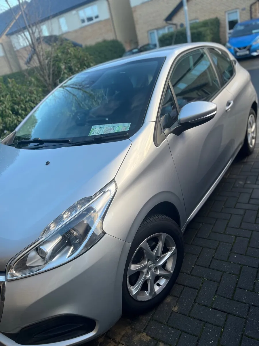 Peugeot 208 2015 - Image 3