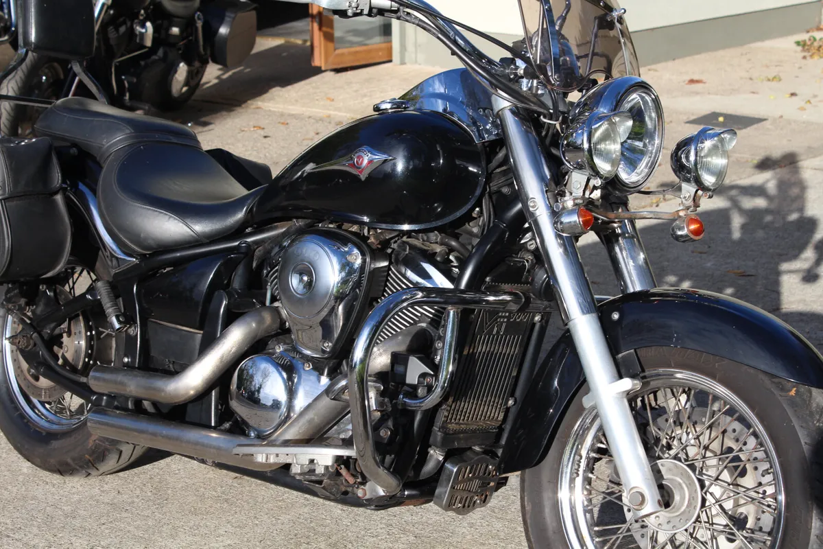 2010 Kawasaki Vulcan 900 Classic. - Image 4