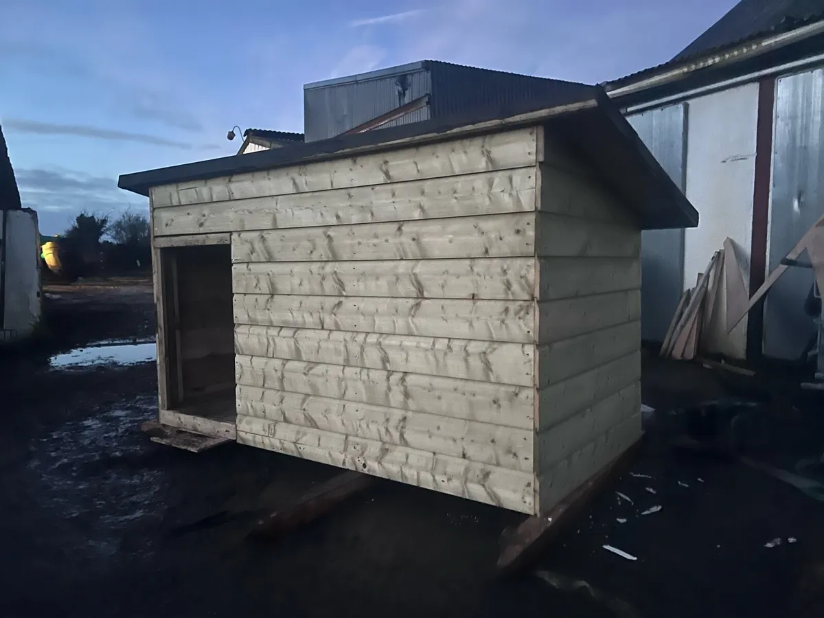 Dog house - Image 1