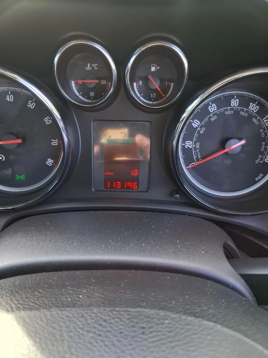 Vauxhall Astra 2011 - Image 2