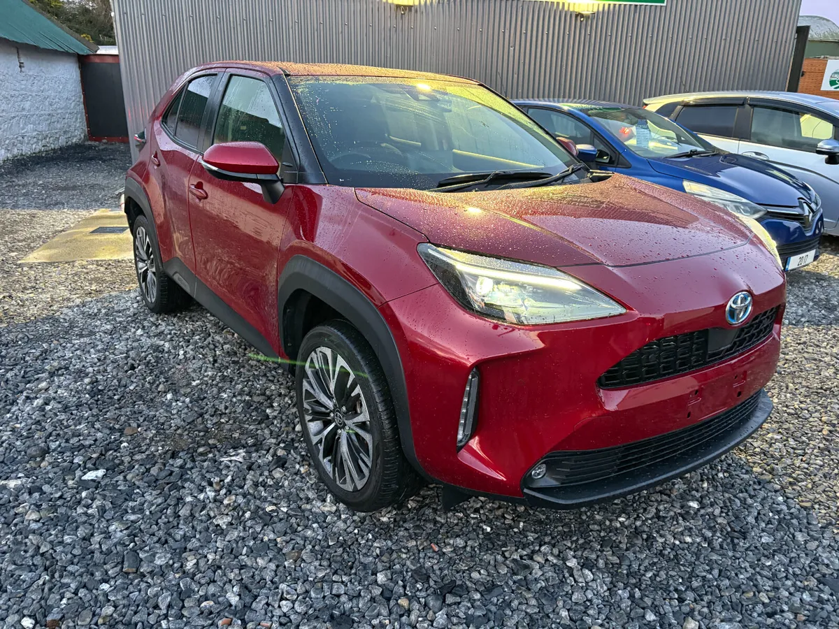 TOYOTA YARIS CROSS 1.5 PETROL HYBRID *HUGH SPEC* - Image 4