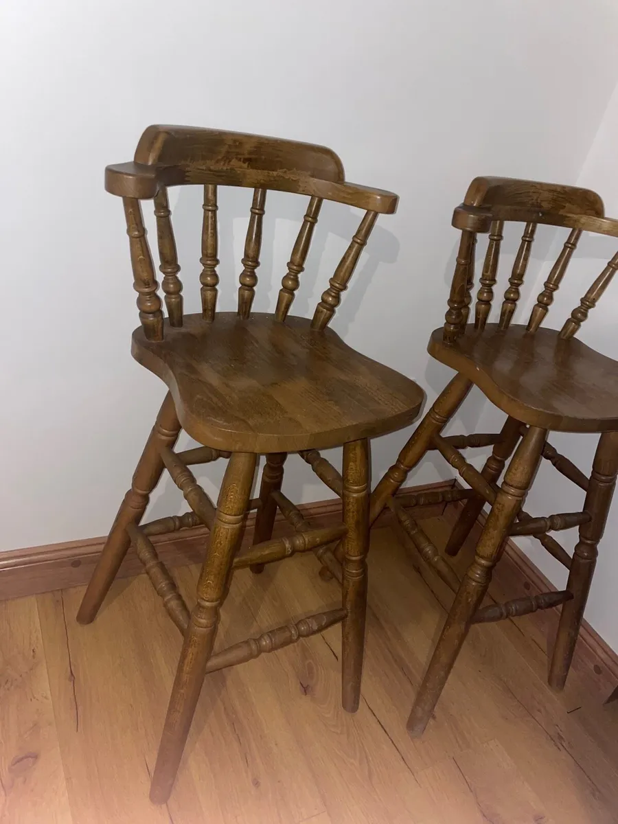 2 bar stools €100 pair - Image 1