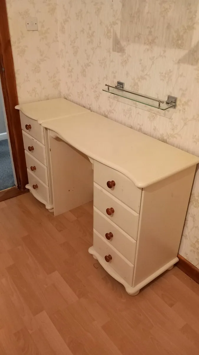 Side locker - Image 1