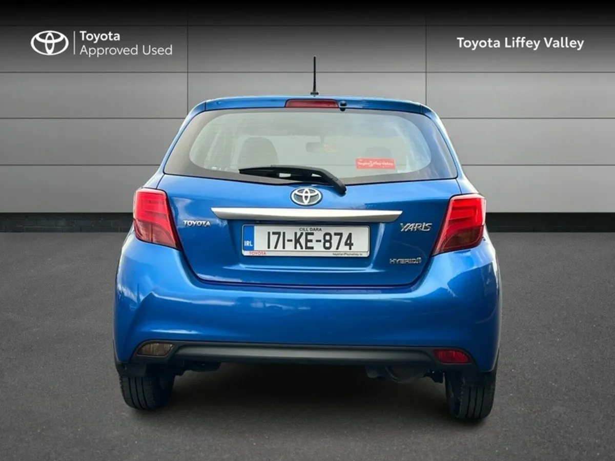 Toyota Yaris YARIS HYBRID LUXURY MC - Image 4