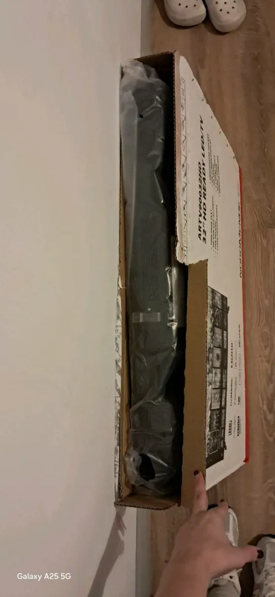 Brand new 32inch smart tv - Image 2