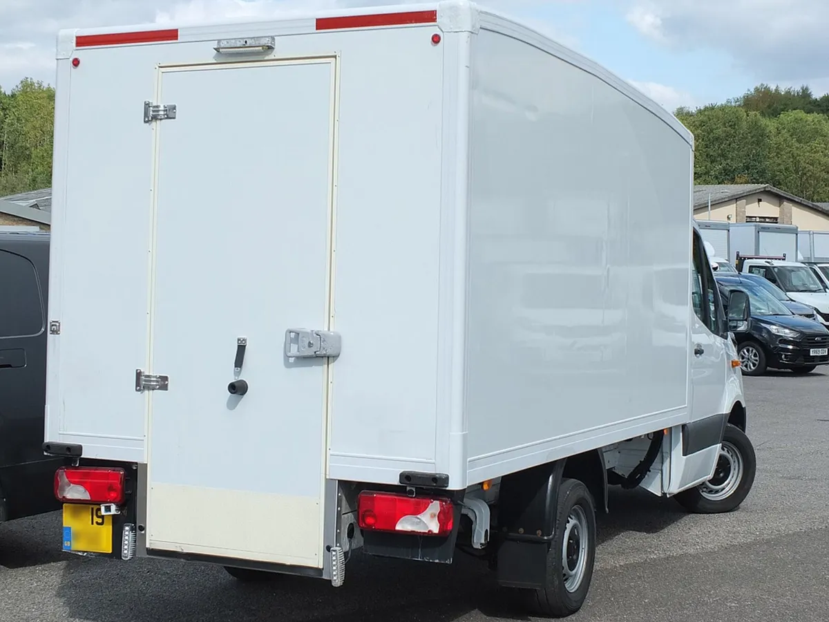 2019 Mercedes-Benz Sprinter Refrigerated Box Van - Image 3