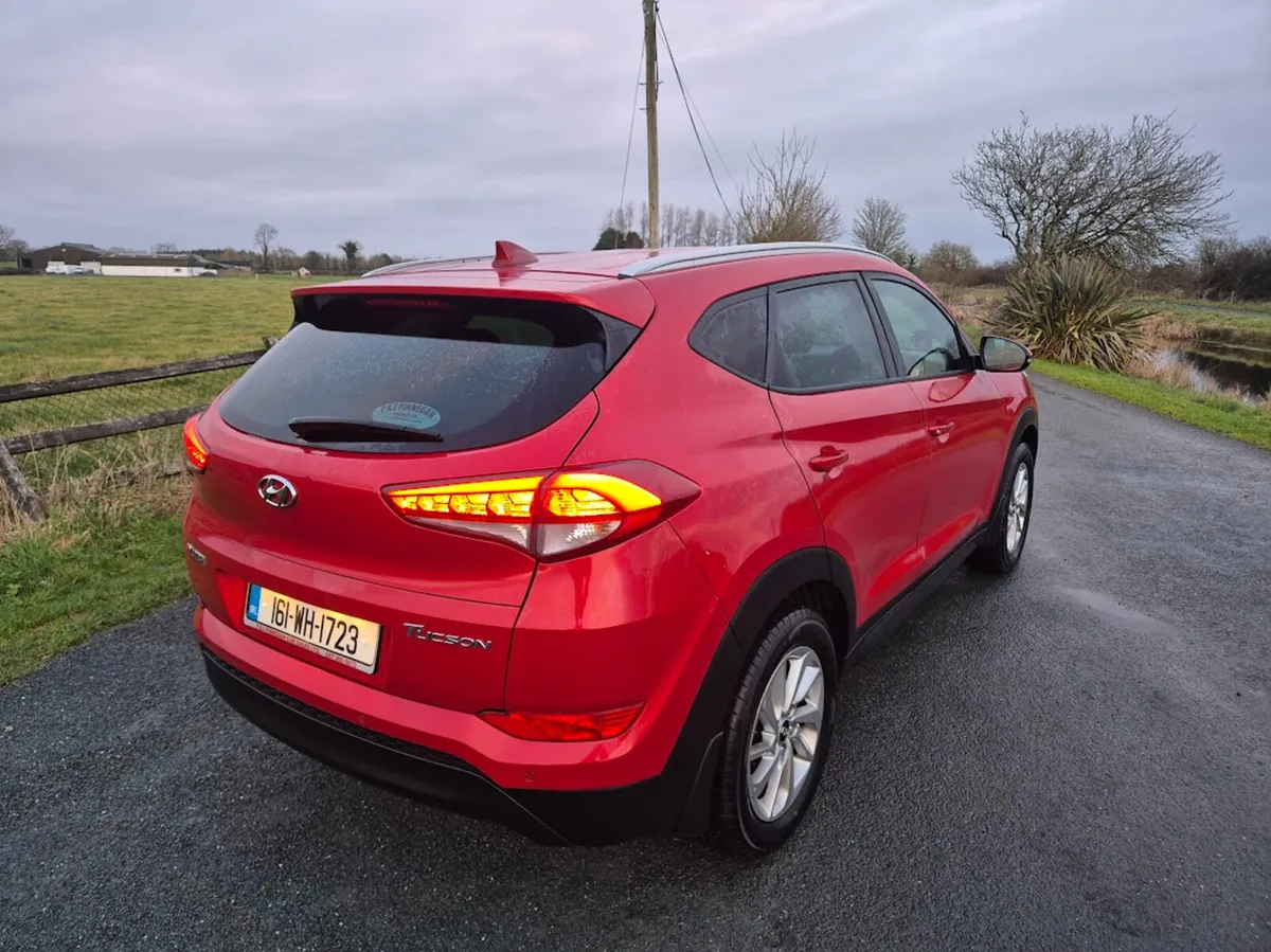 161 Hyundai Tucson 1.7L EXECUTIVE 5DR - Image 4