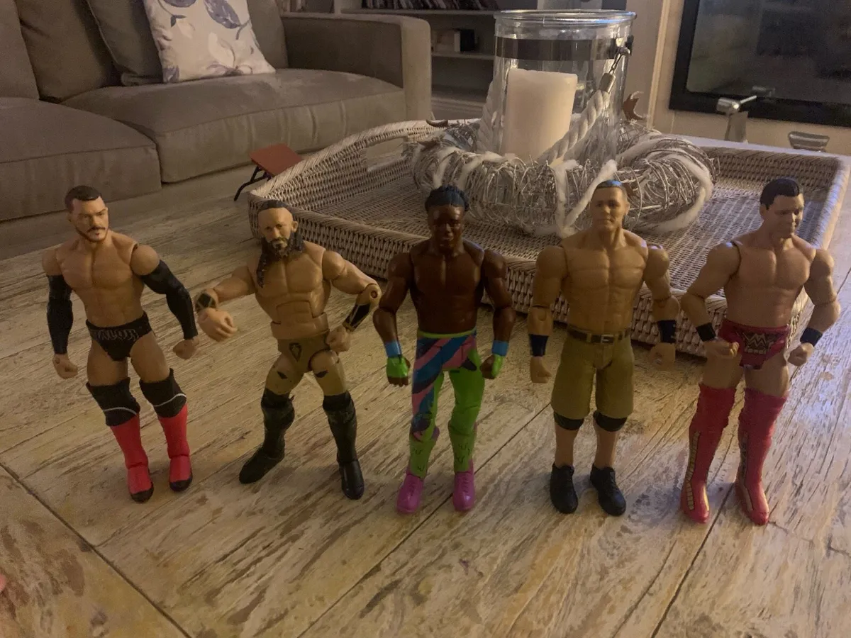 WWE figures - Image 1