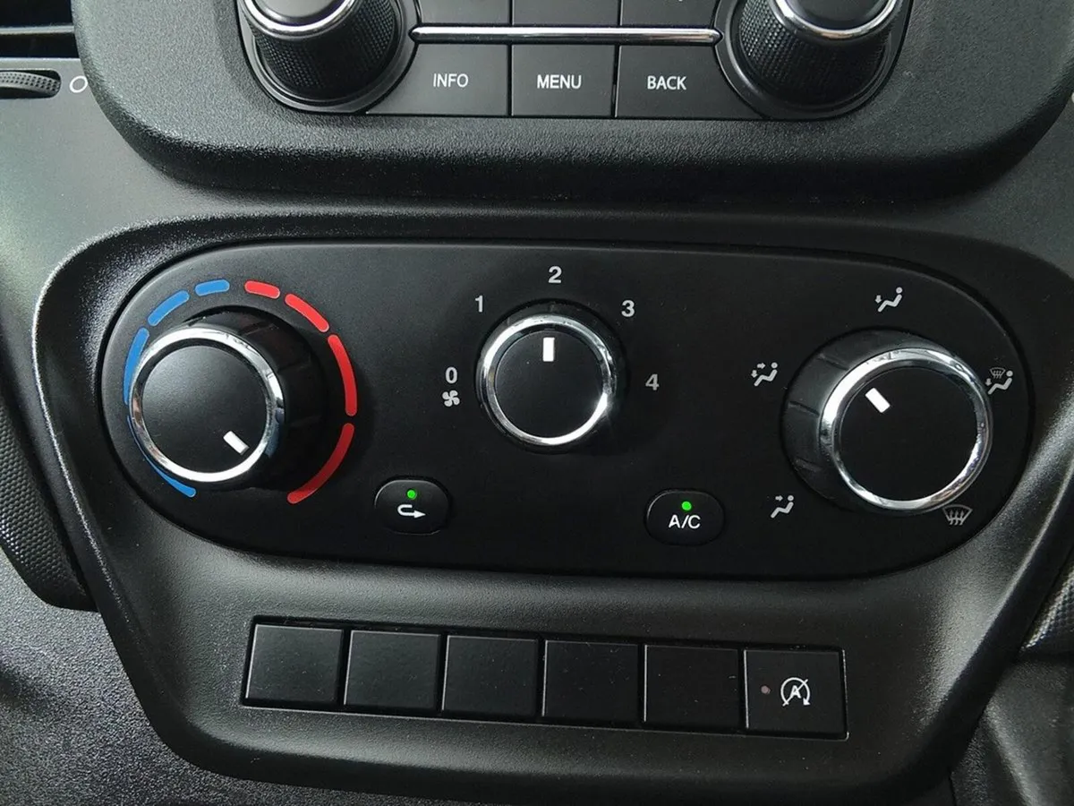 2021 Iveco Daily Flatbed Van - Image 2