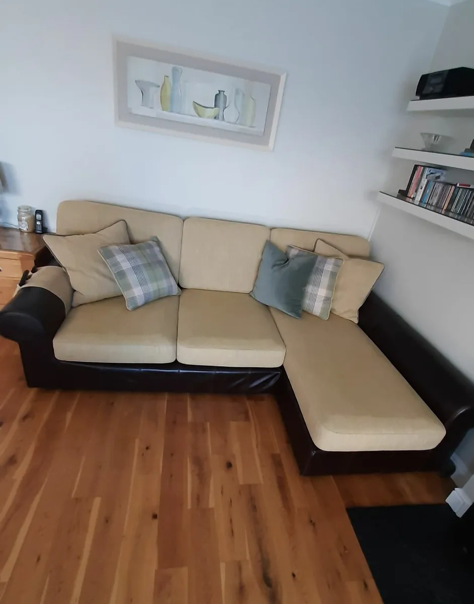 L-shaped sofa - Image 2