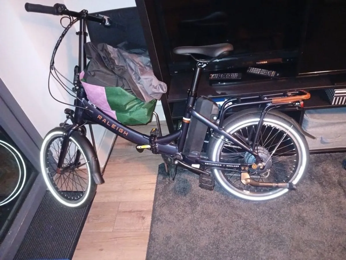 Electric folding bike - Image 1