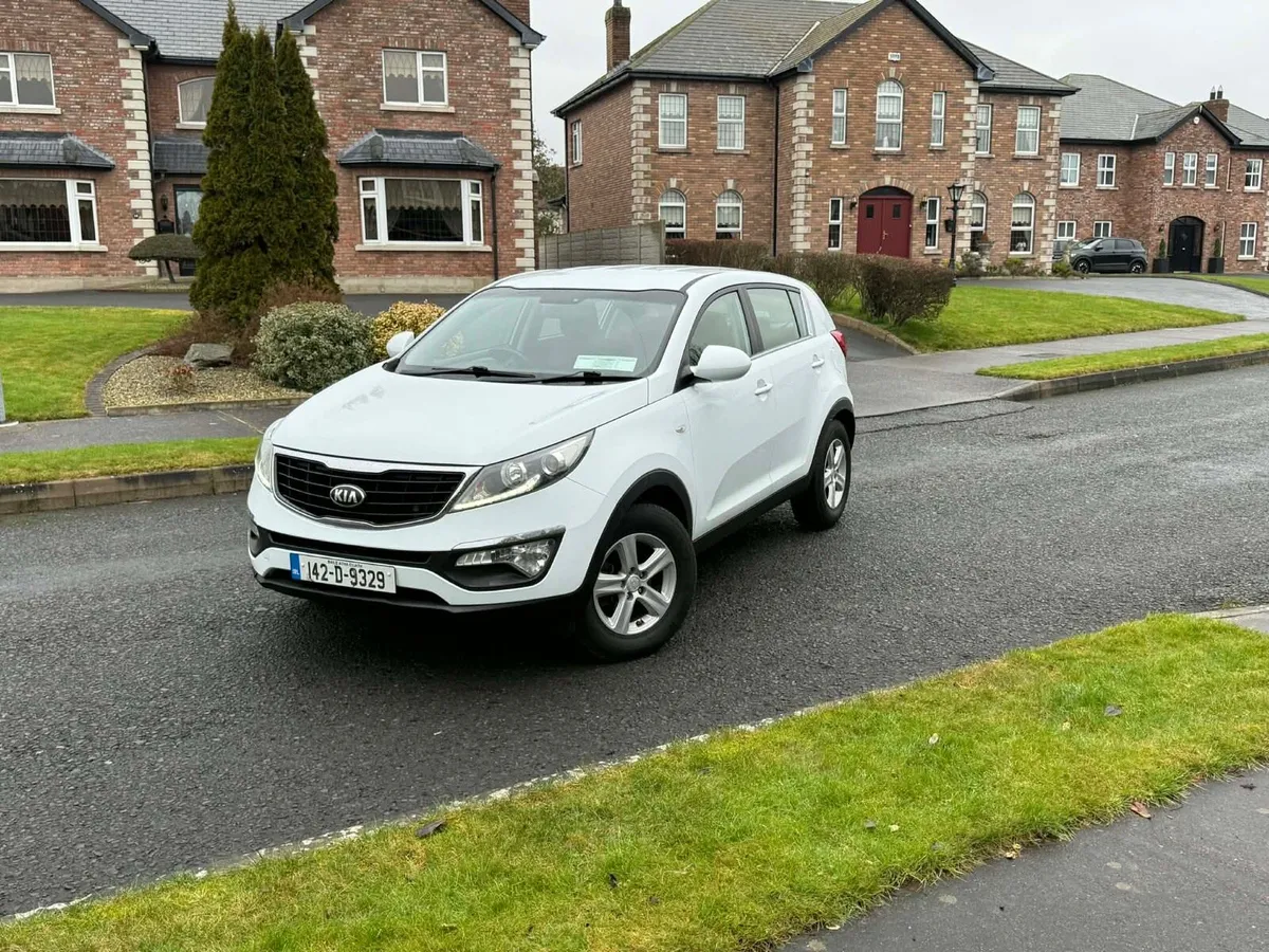 2014 Kia sportage nct till 11/26 1.7L diesel - Image 2