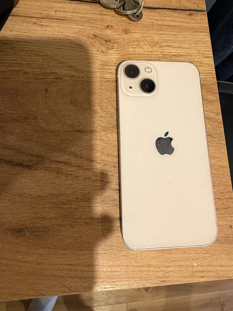 iPhone 13 - Image 2