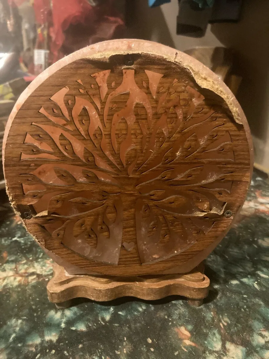 Salt lamp free postage - Image 1