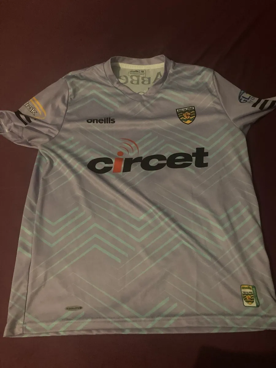 Ladies Donegal gaa jersey free postage - Image 1