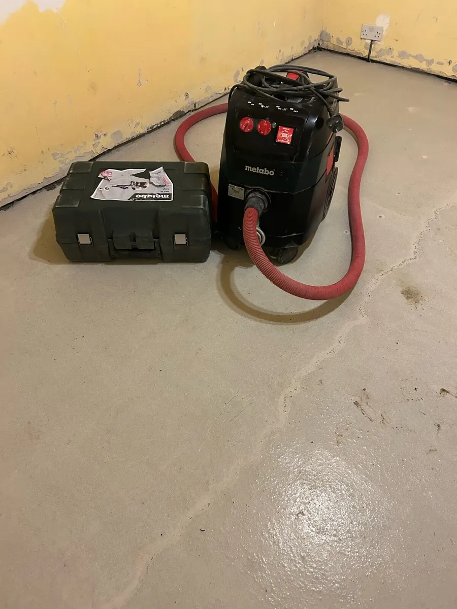 Metabo Wall chaser and Vacuum - Image 2