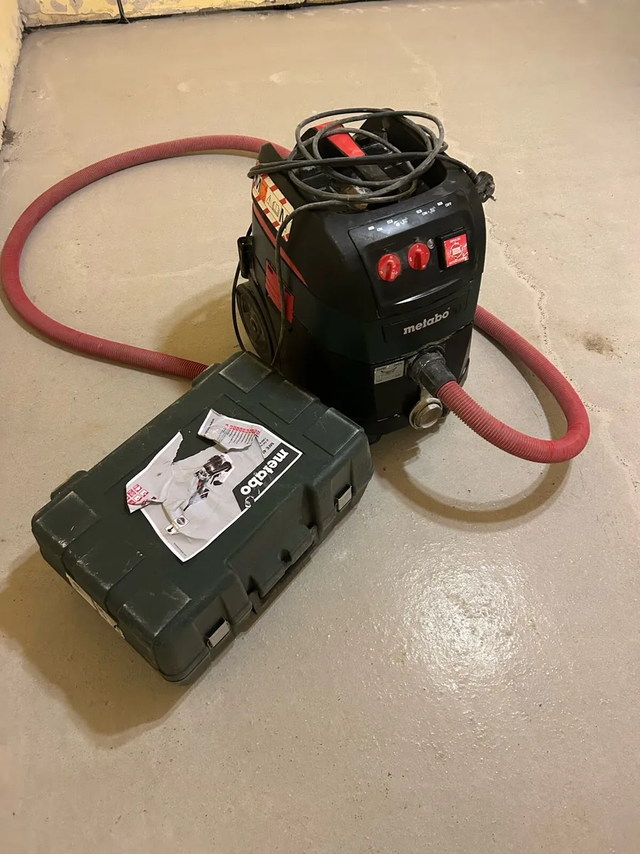 Metabo Wall chaser and Vacuum - Image 3