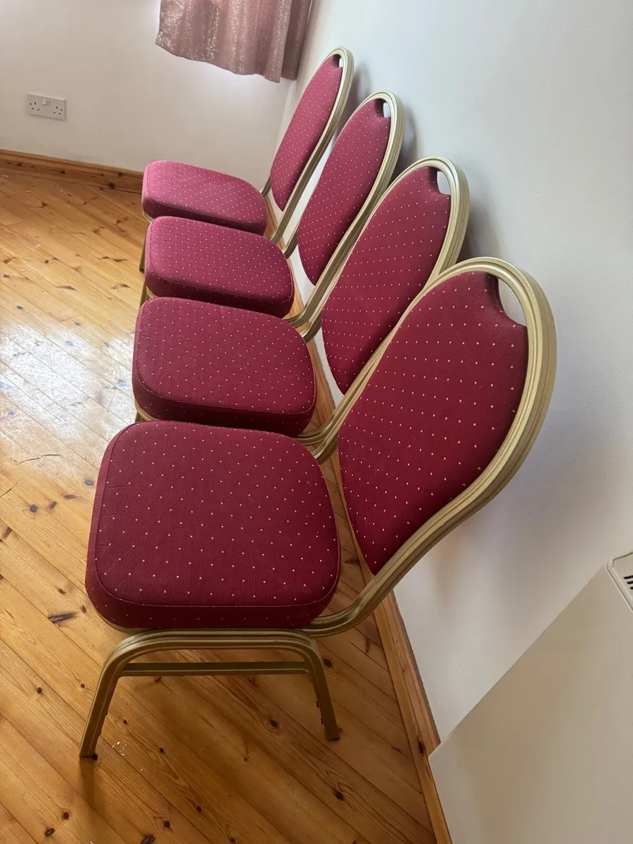 4 chairs - Image 1