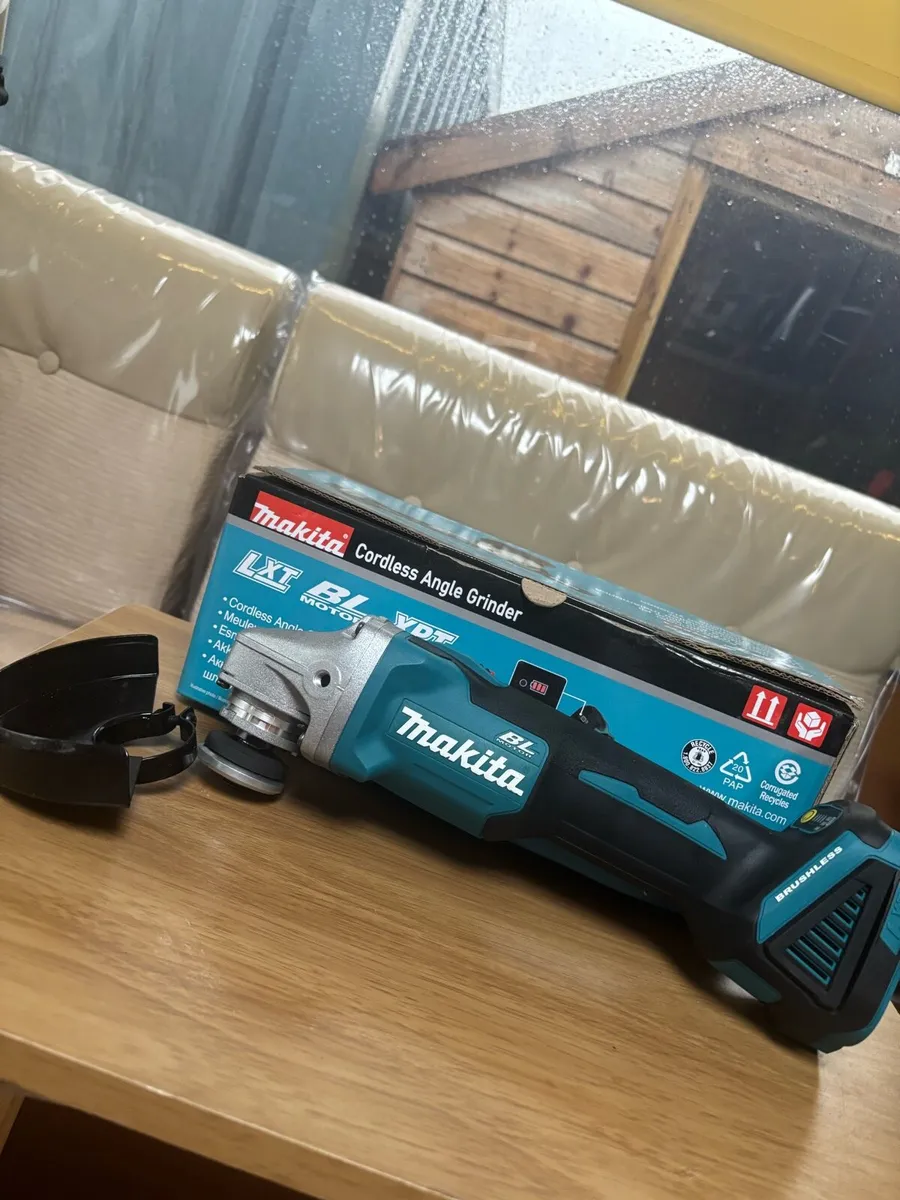 Makita cordless angle grinder 2025 brand new - Image 1