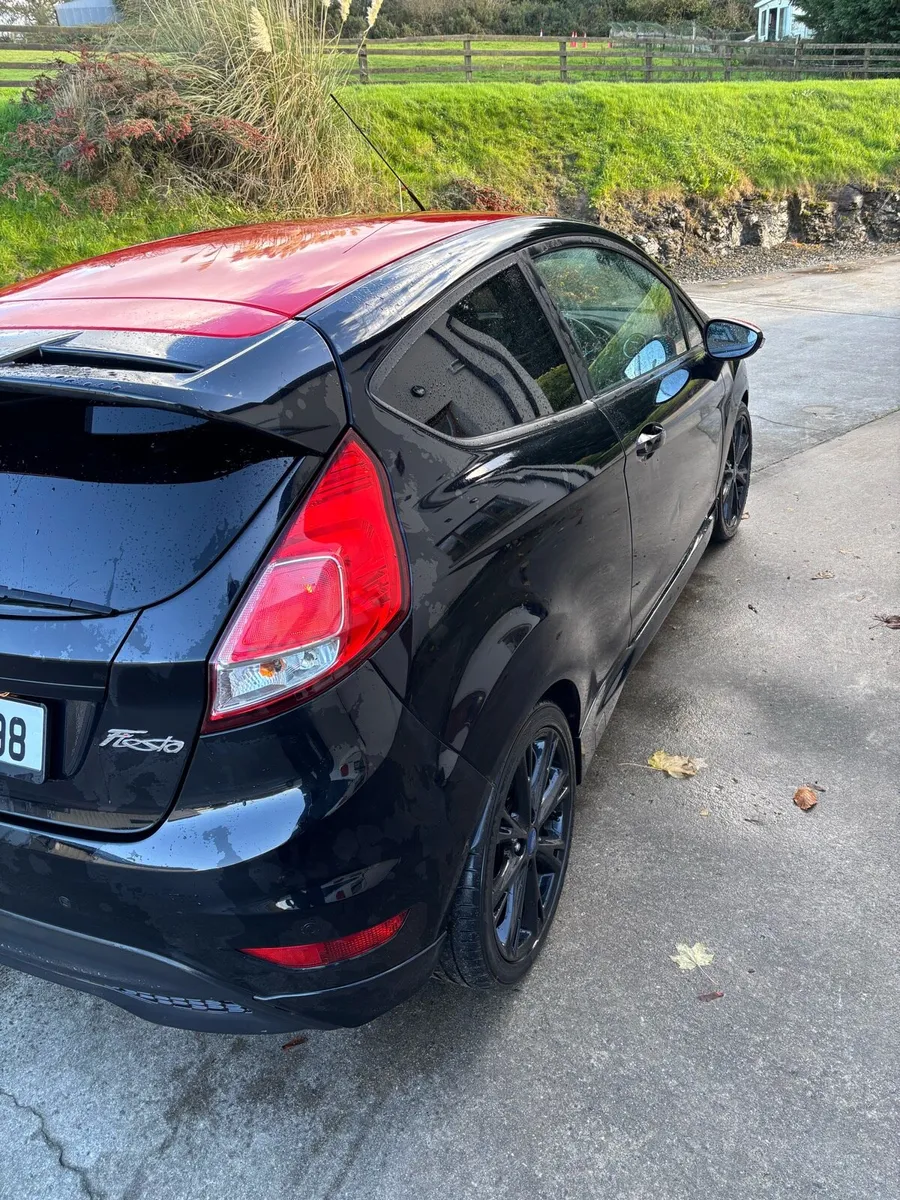Ford fiesta zetec s - Image 3