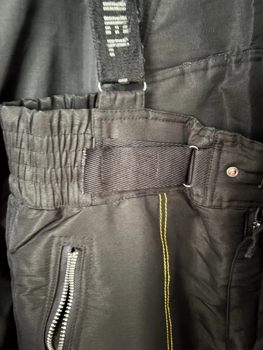 Ski/snowboarding suit - Image 2