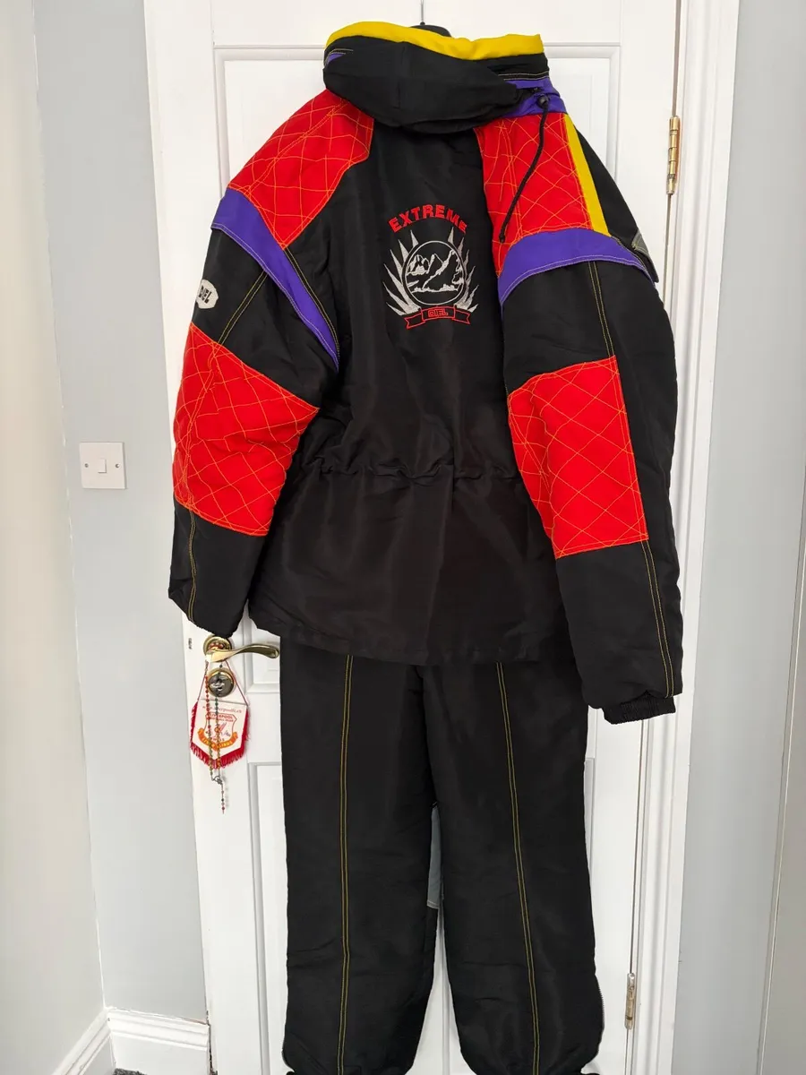 Ski/snowboarding suit - Image 4