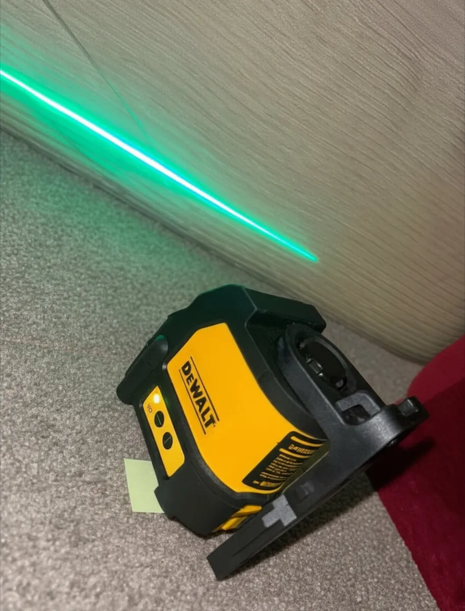 Dewalt green line lazer - Image 2